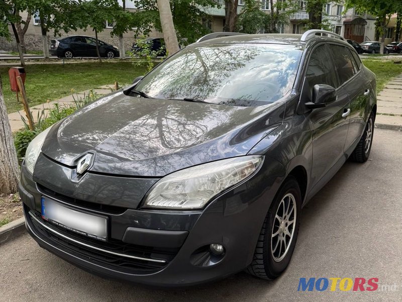 2011' Renault Megane photo #1