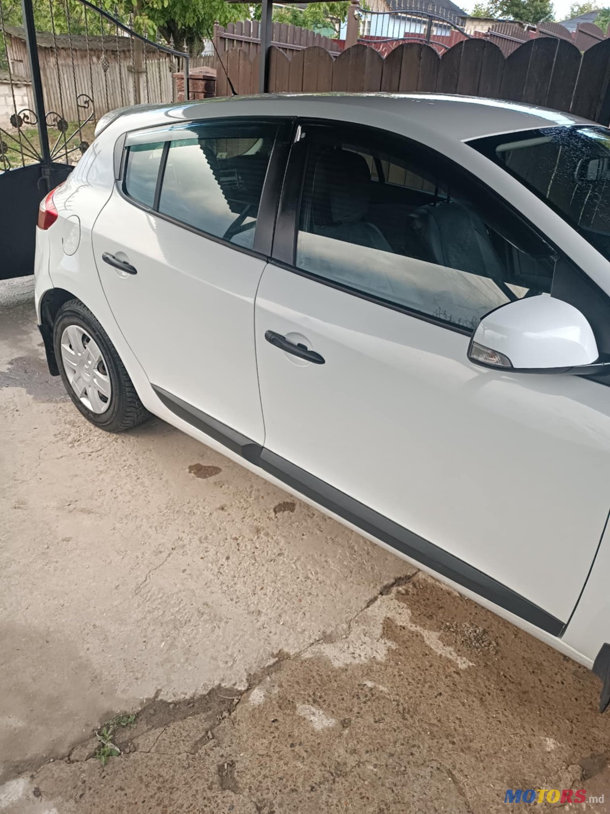 2009' Renault Megane photo #3