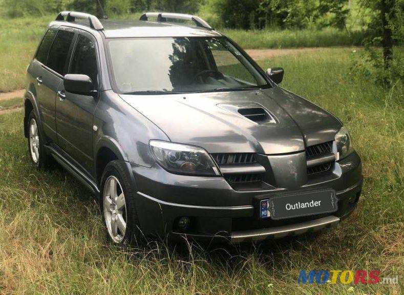 2006' Mitsubishi Outlander photo #1