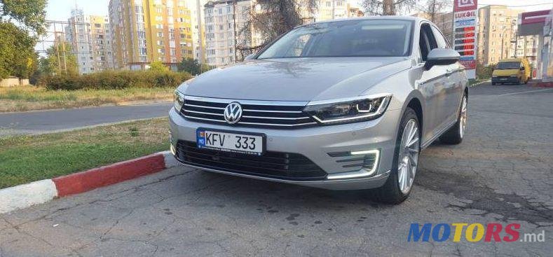 2016' Volkswagen Passat photo #3