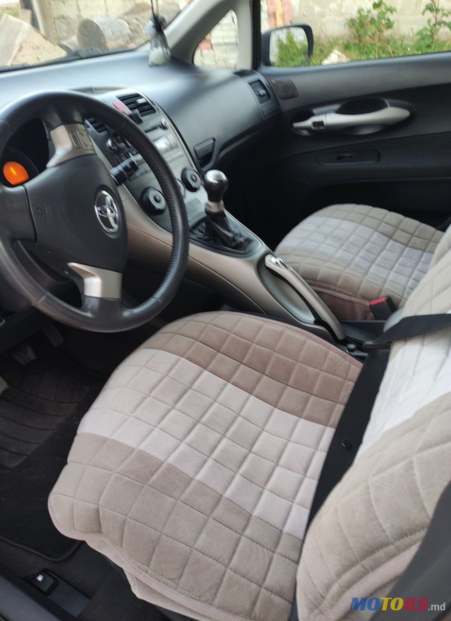 2008' Toyota Auris photo #1