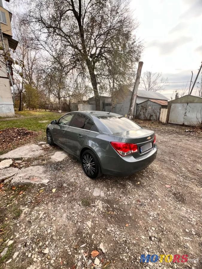 2011' Chevrolet Cruze photo #3