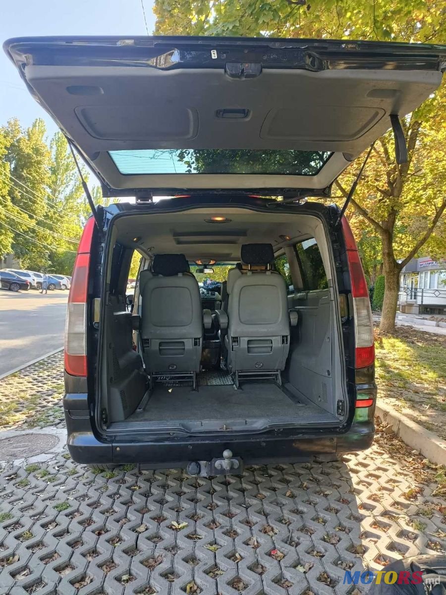 2008' Mercedes-Benz Viano photo #2