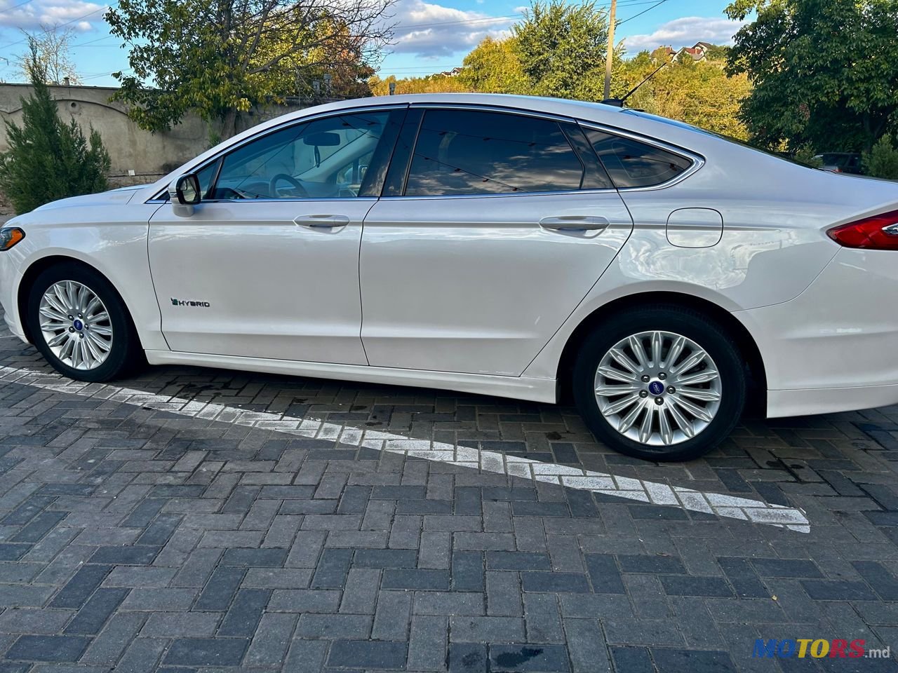 2013' Ford Fusion photo #2