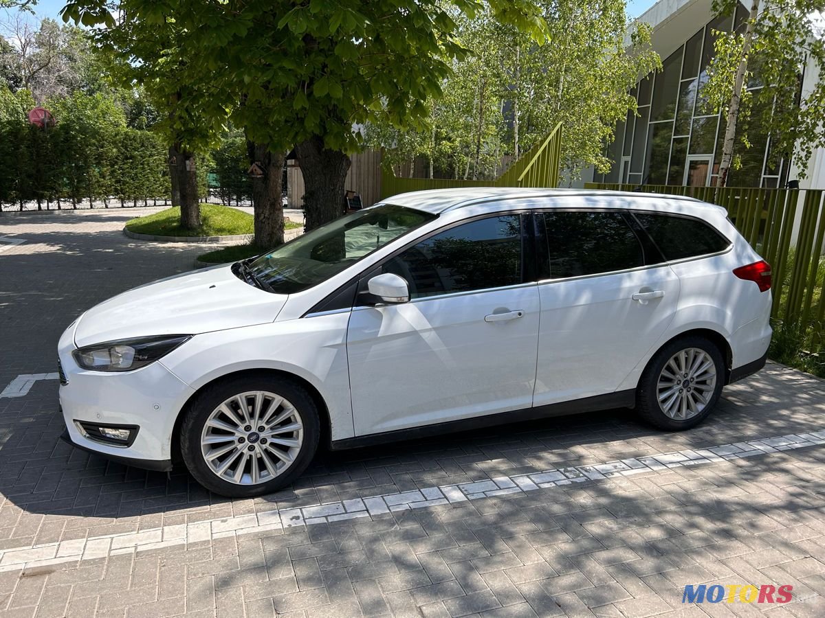 2016' Ford Focus photo #2