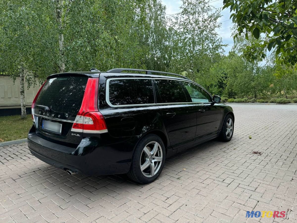 2016' Volvo V70 photo #2