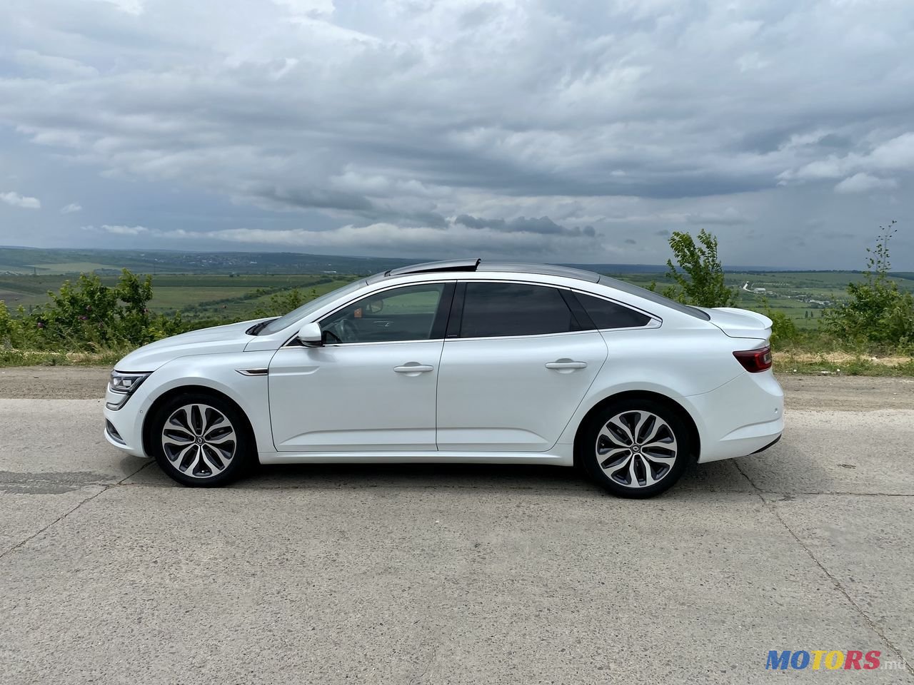 2016' Renault Talisman photo #1