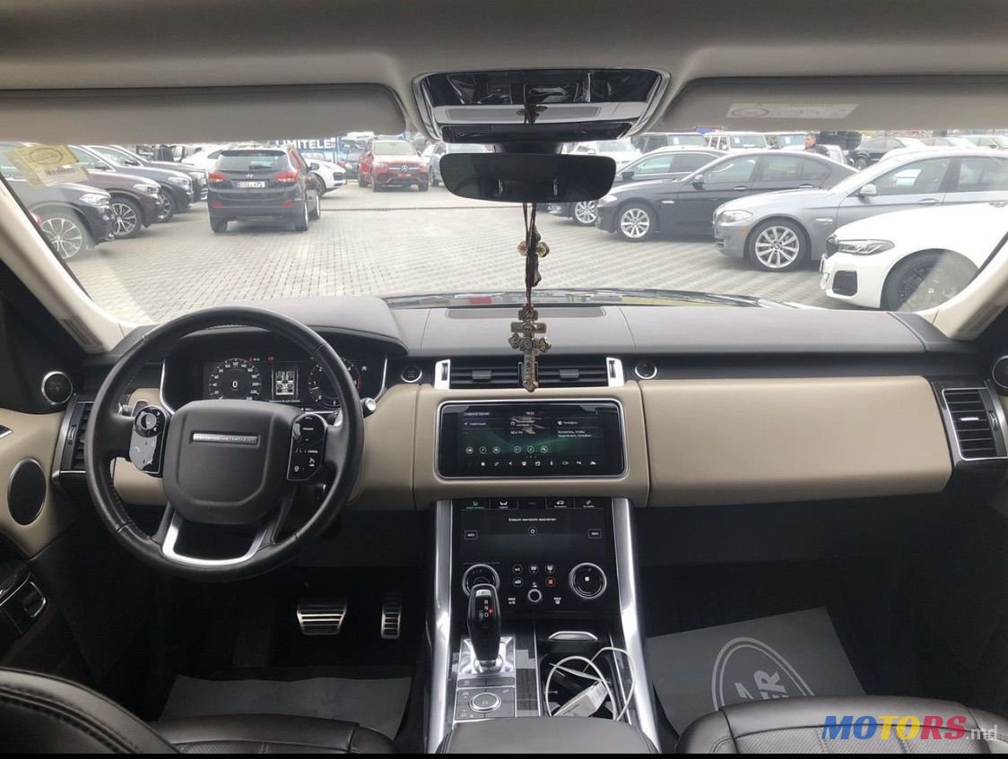 2019' Land Rover Range Rover Sport photo #3