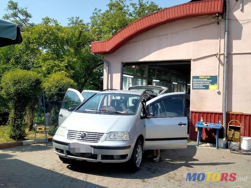 2006' Volkswagen Sharan photo #2