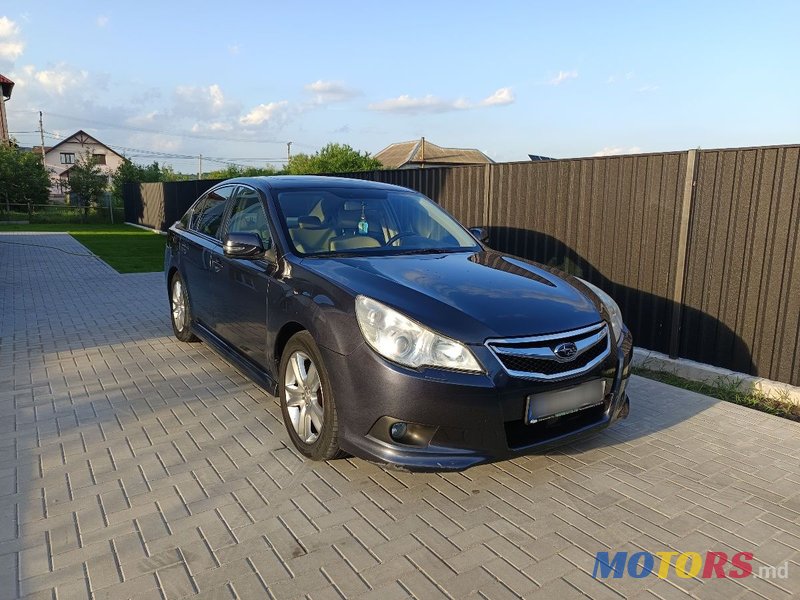 2010' Subaru Legacy photo #5