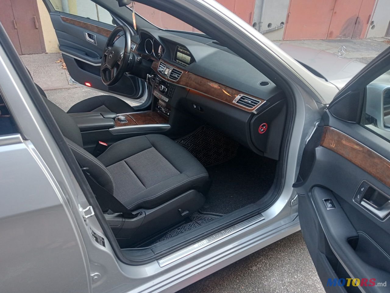 2013' Mercedes-Benz E-Class photo #3