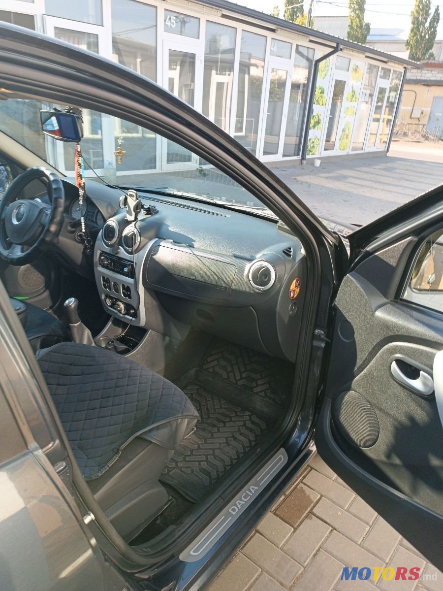 2010' Dacia Sandero photo #4