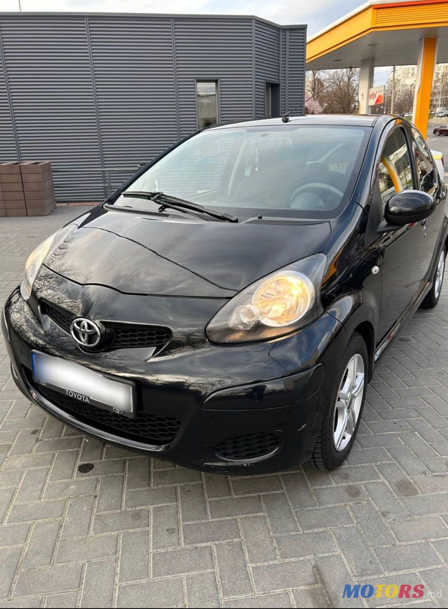 2011' Toyota Aygo photo #1