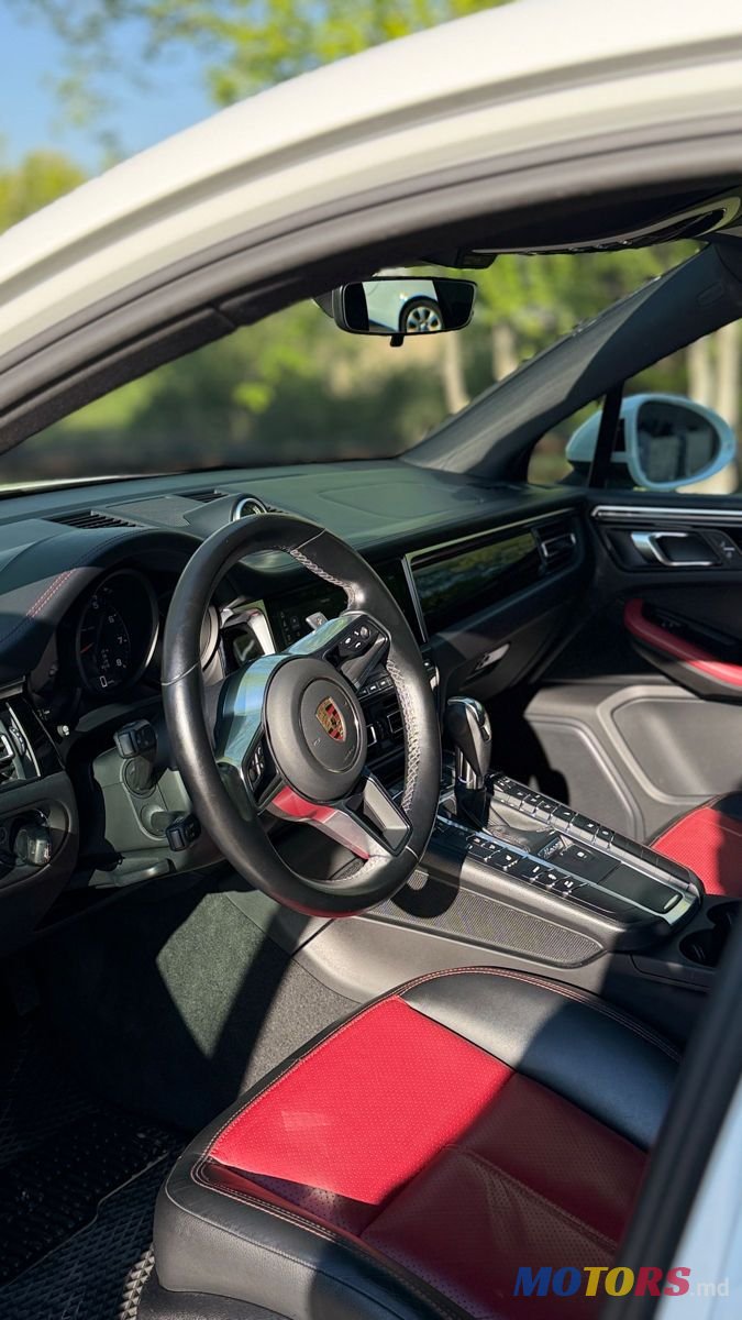 2021' Porsche Macan photo #4