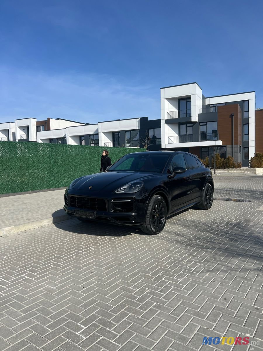 2021' Porsche Cayenne Coupe photo #3