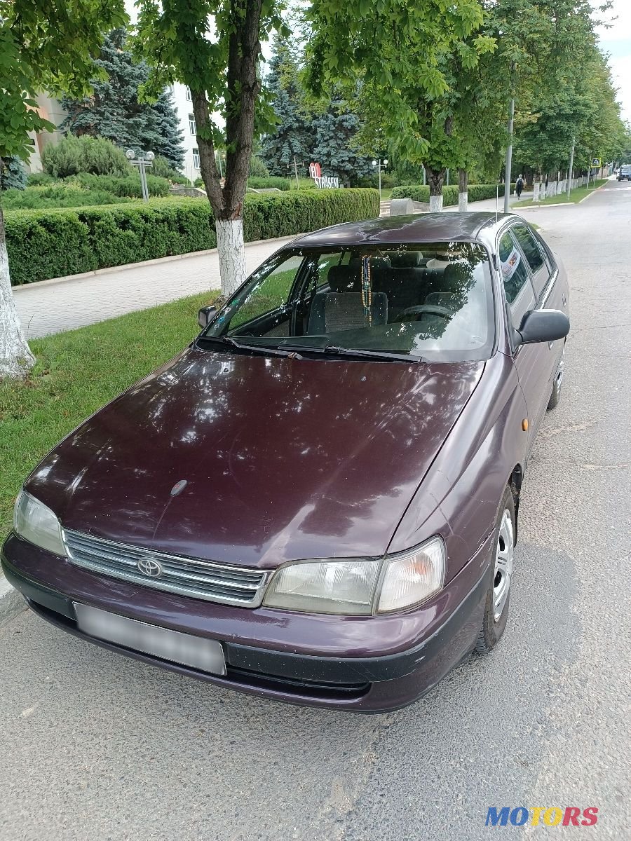 1992' Toyota Carina photo #1