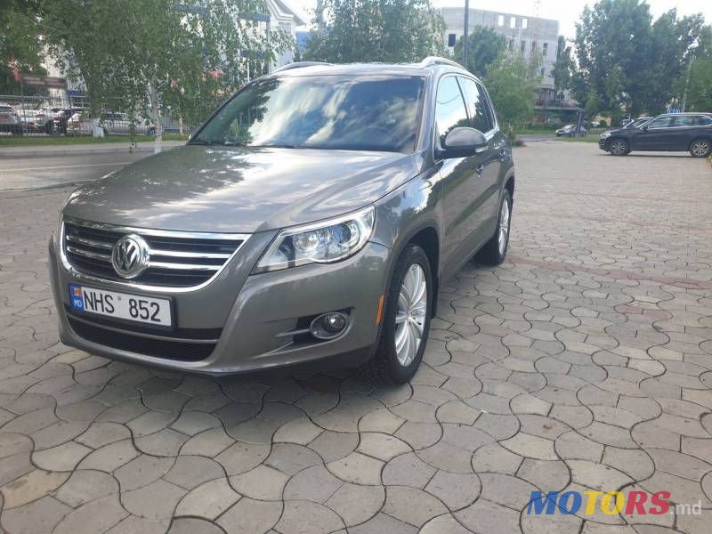 2009' Volkswagen Tiguan photo #1