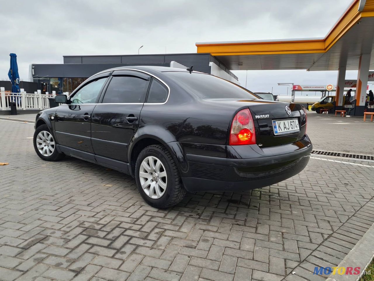 2003' Volkswagen Passat photo #6