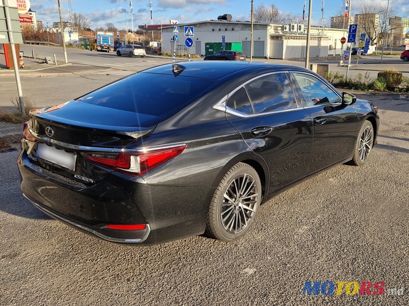 2023' Lexus ES 300 ES300H 2.5 Hybrid photo #3