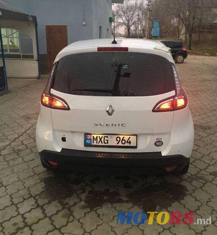 2013' Renault Scenic photo #2