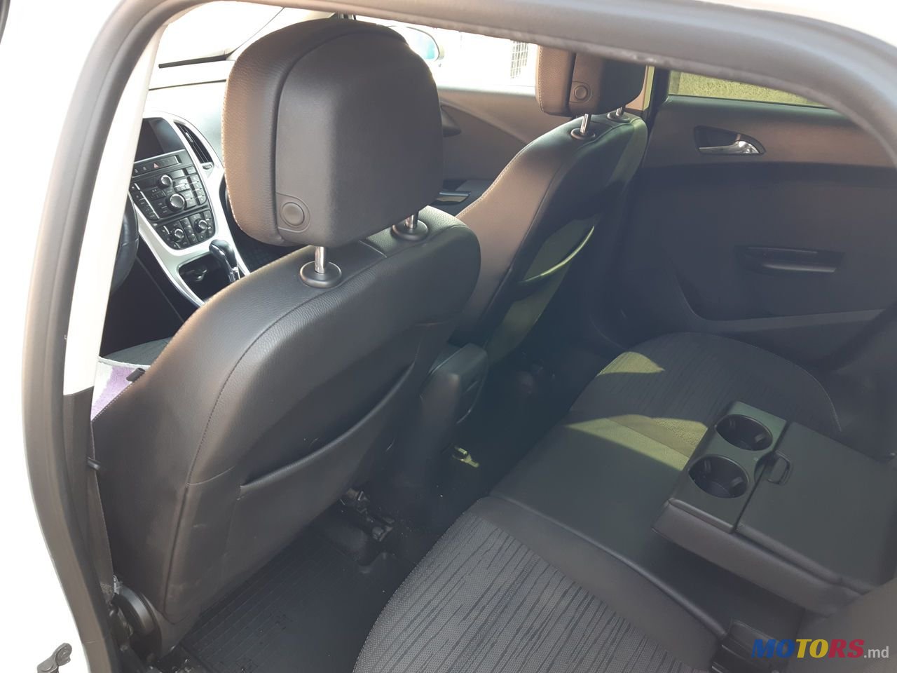 2014' Opel Astra photo #5