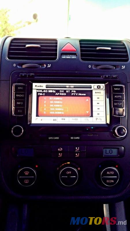 2005' Volkswagen Golf photo #5