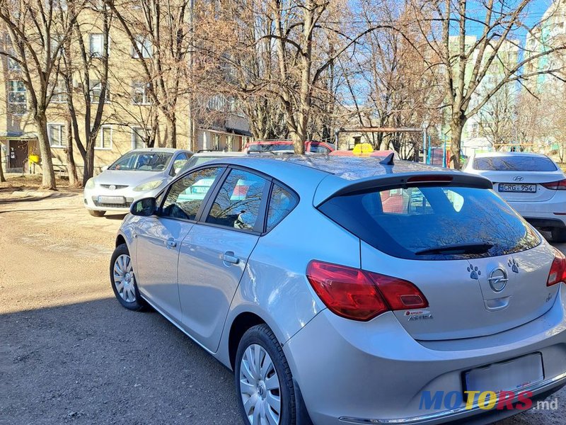 2014' Opel Astra photo #5