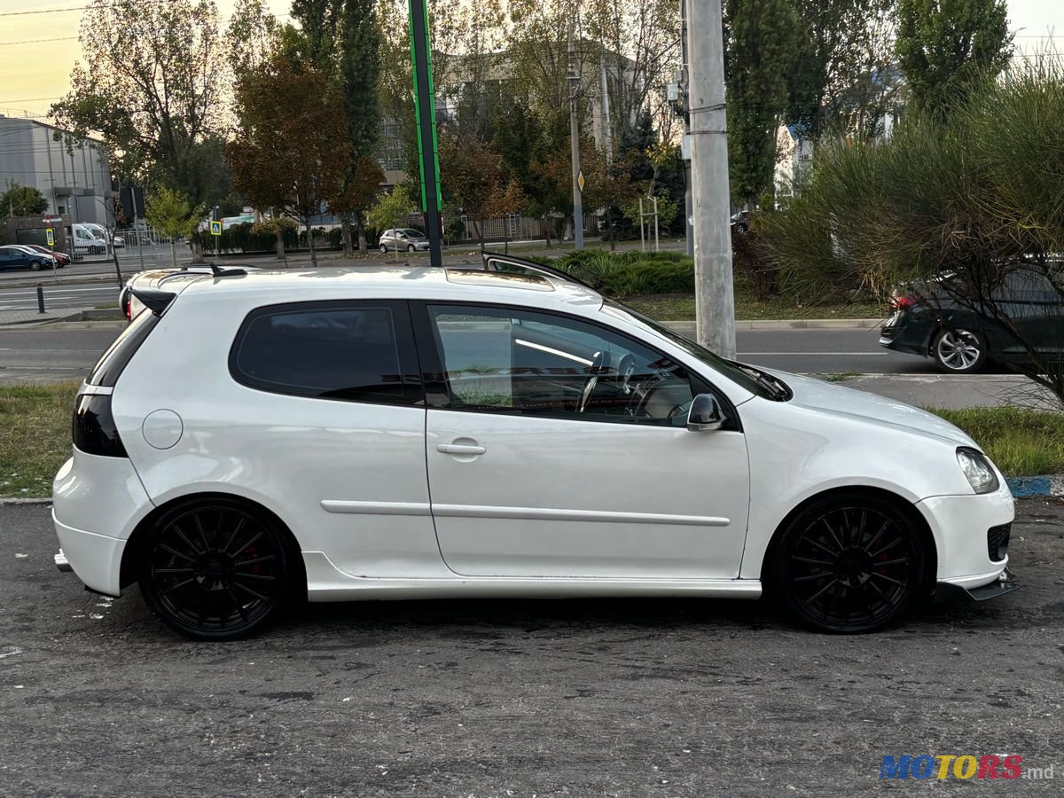 2006' Volkswagen Golf photo #2