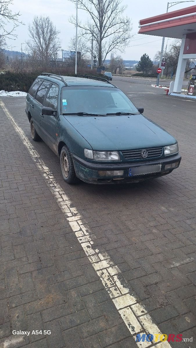 1994' Volkswagen Passat photo #1