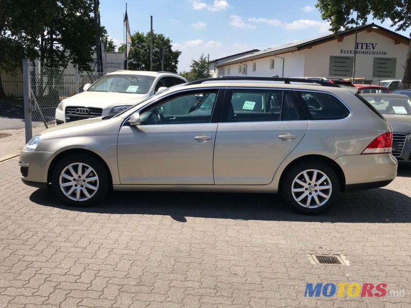 2009' Volkswagen Golf photo #5