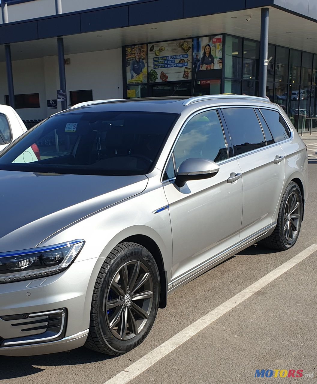 2015' Volkswagen Passat photo #5