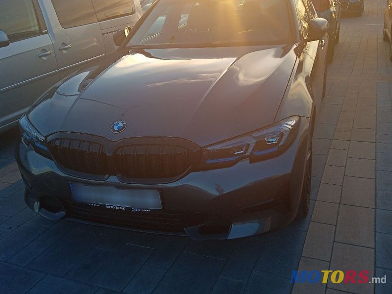 2019' BMW 3 Series photo #2