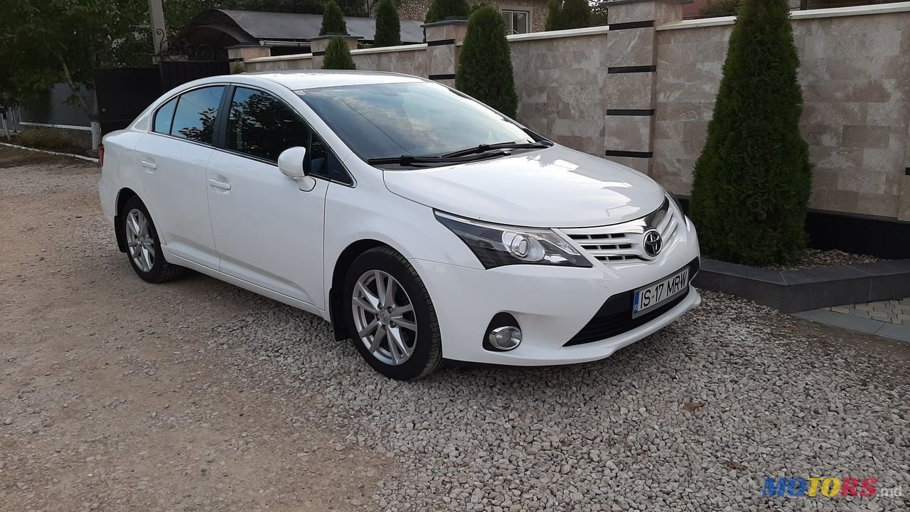 2012' Toyota Avensis photo #1