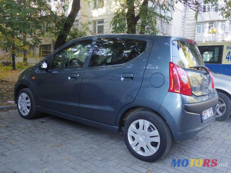 2010' Nissan Pixo photo #1
