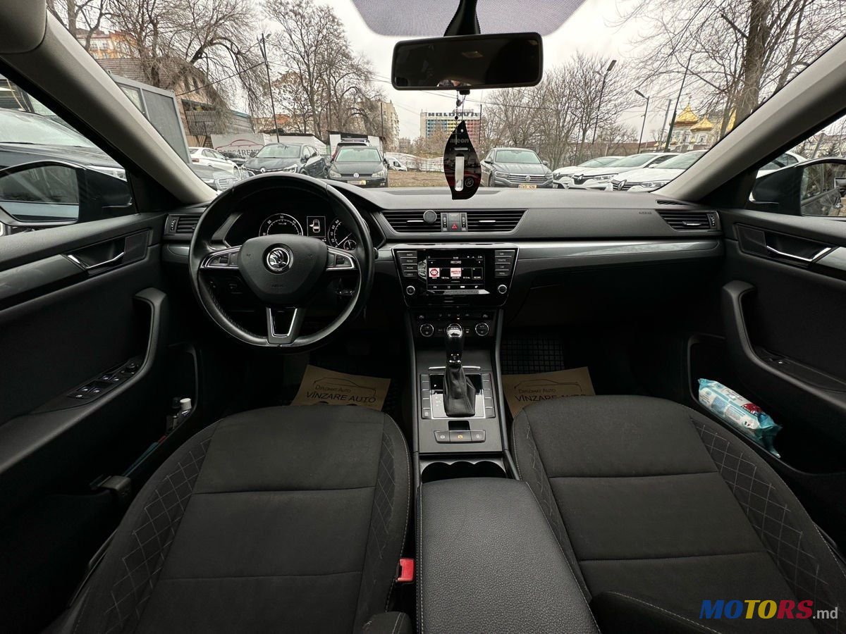 2016' Skoda Superb photo #3