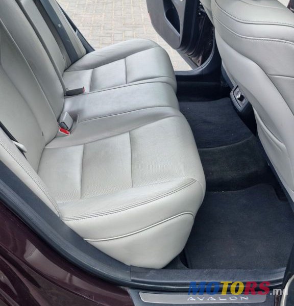 2013' Toyota Avalon photo #4