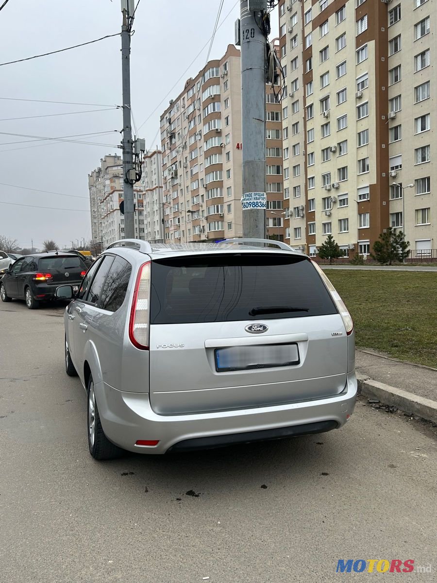 2010' Ford Focus photo #2