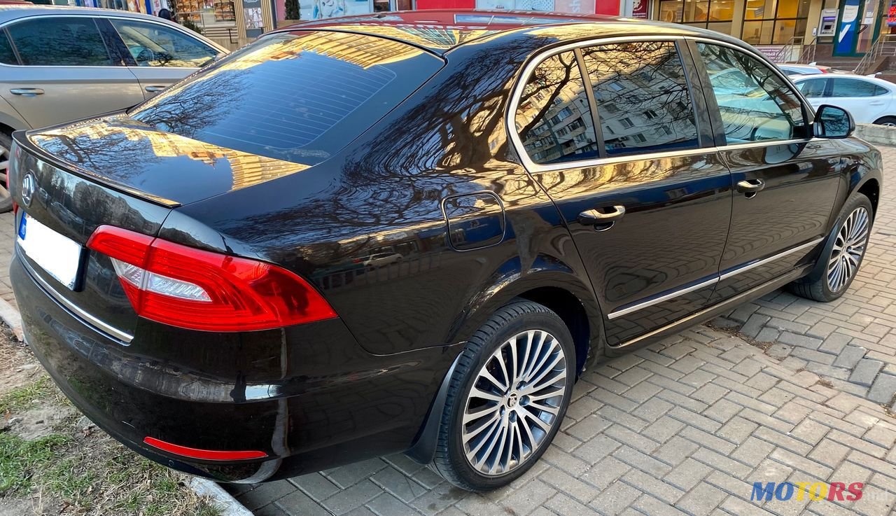2013' Skoda Superb photo #6