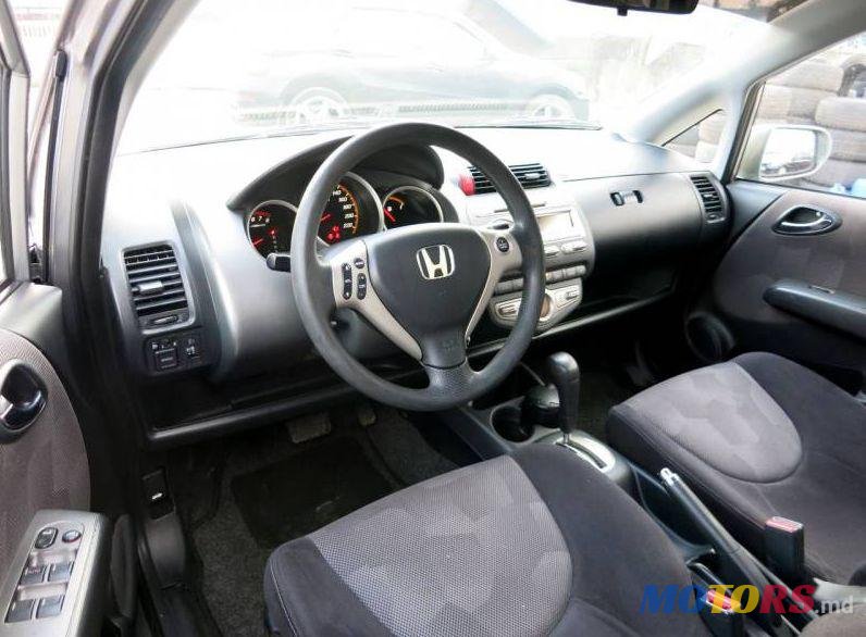 2007' Honda Jazz photo #2