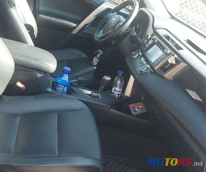 2014' Toyota RAV4 photo #6