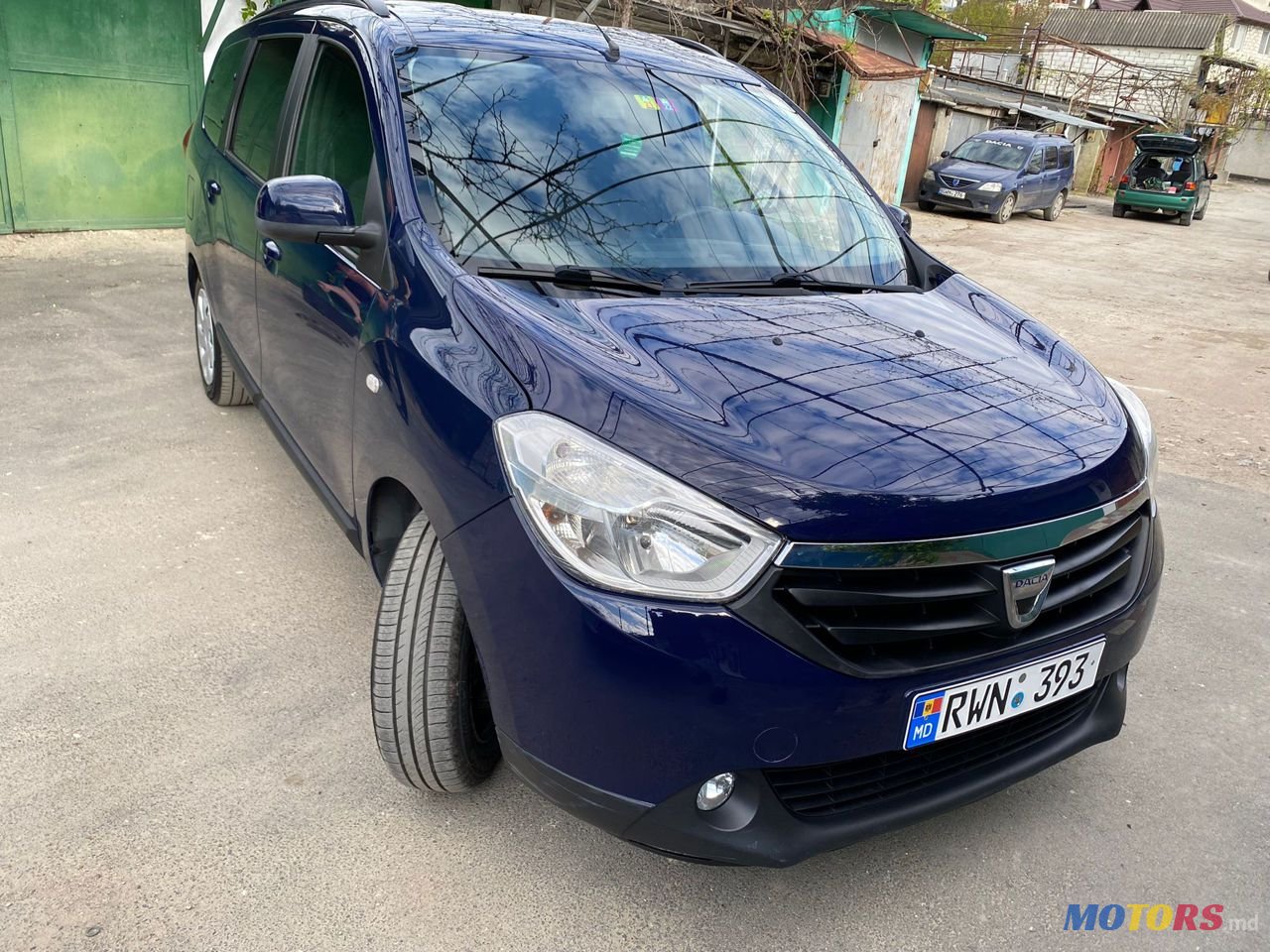 2013' Dacia Lodgy photo #2