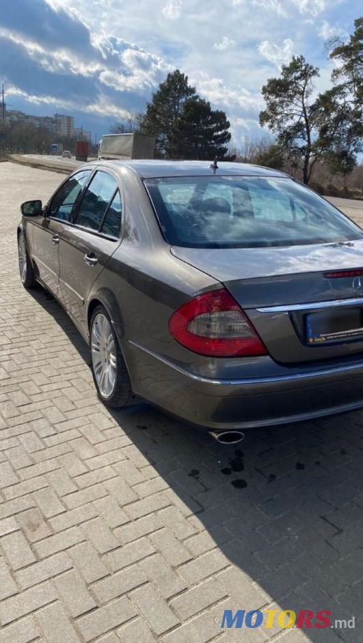 2007' Mercedes-Benz E-Class photo #3