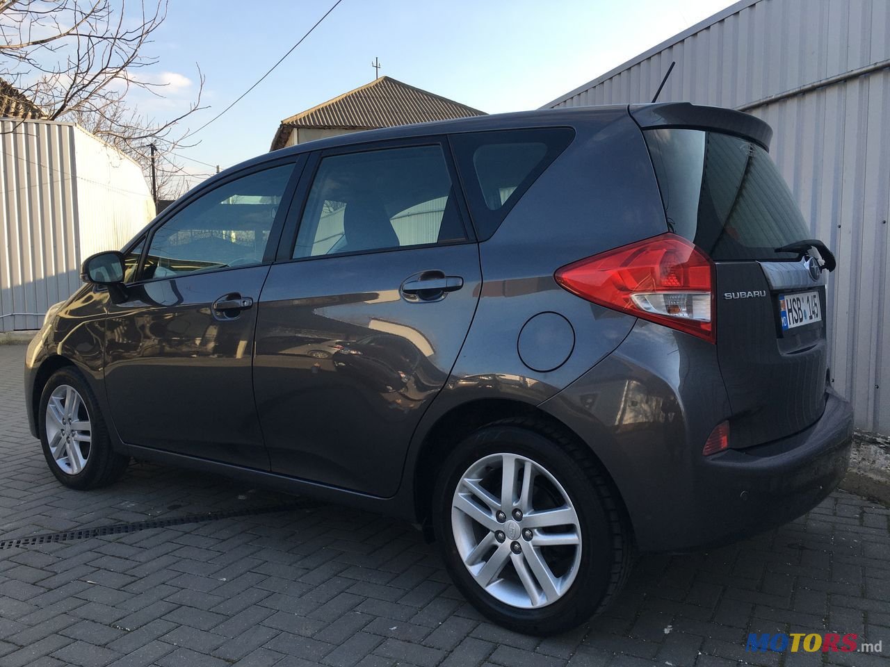 2011' Subaru Trezia photo #2