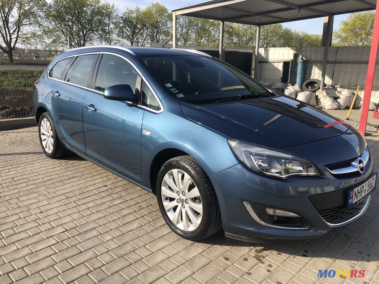 2013' Opel Astra photo #3