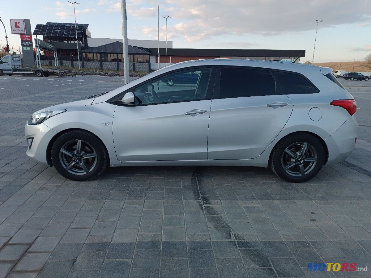 2017' Hyundai i30 photo #2