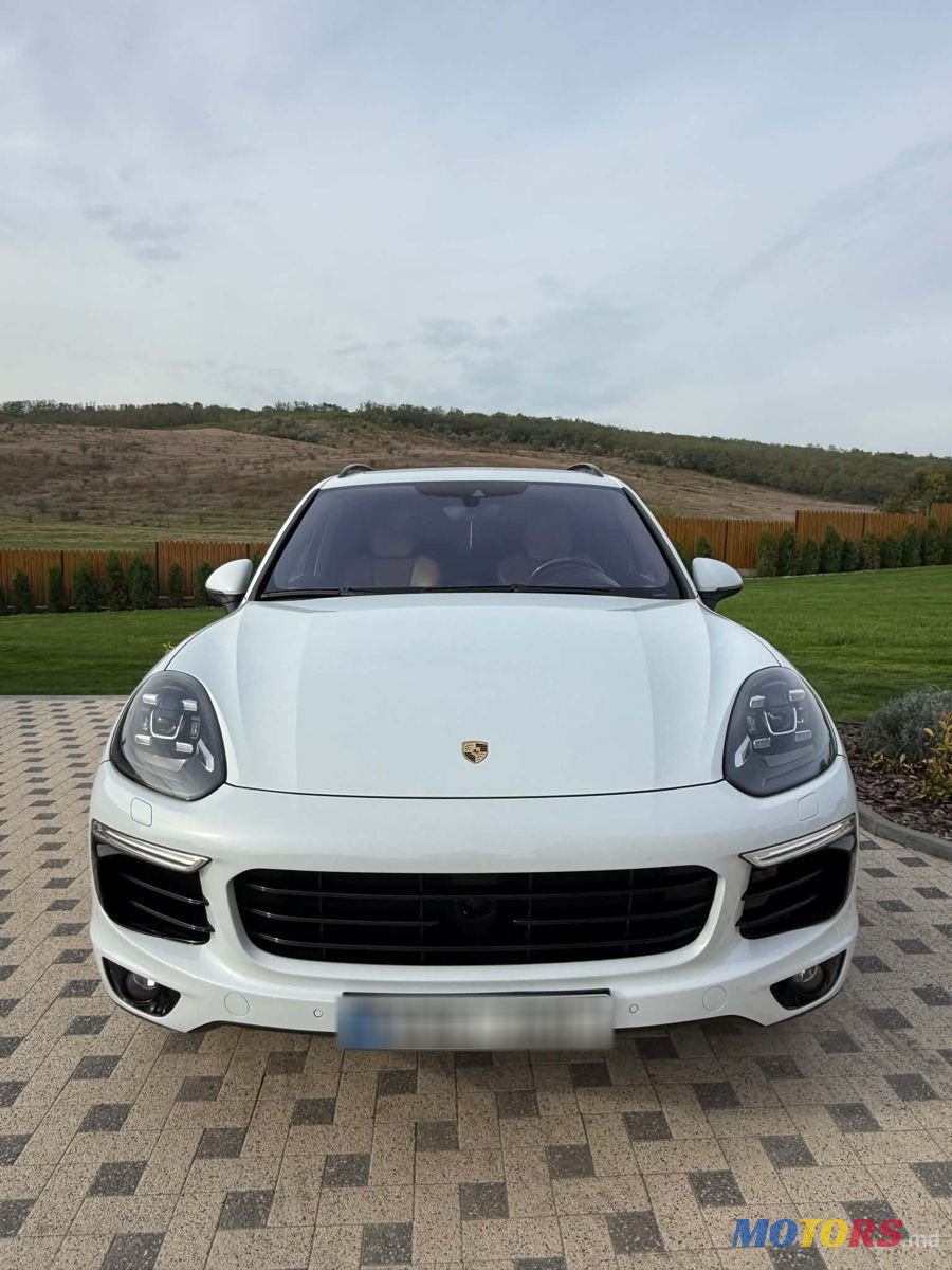 2015' Porsche Cayenne photo #4