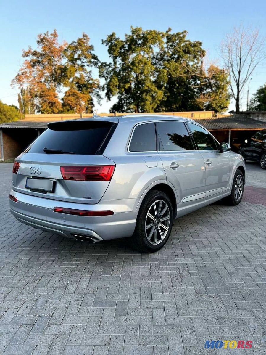 2019' Audi Q7 photo #5
