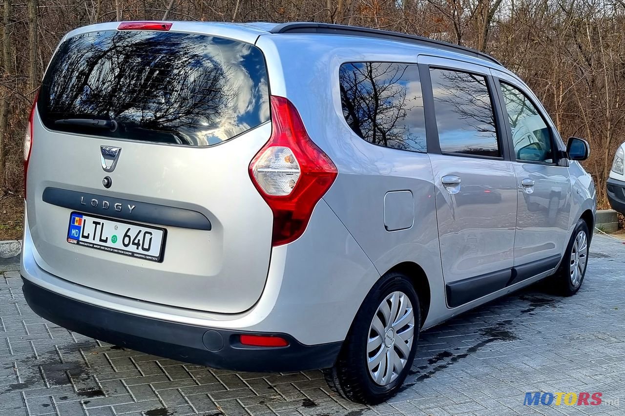 2014' Dacia Lodgy photo #3