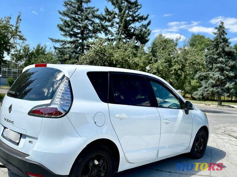 2012' Renault Scenic photo #4