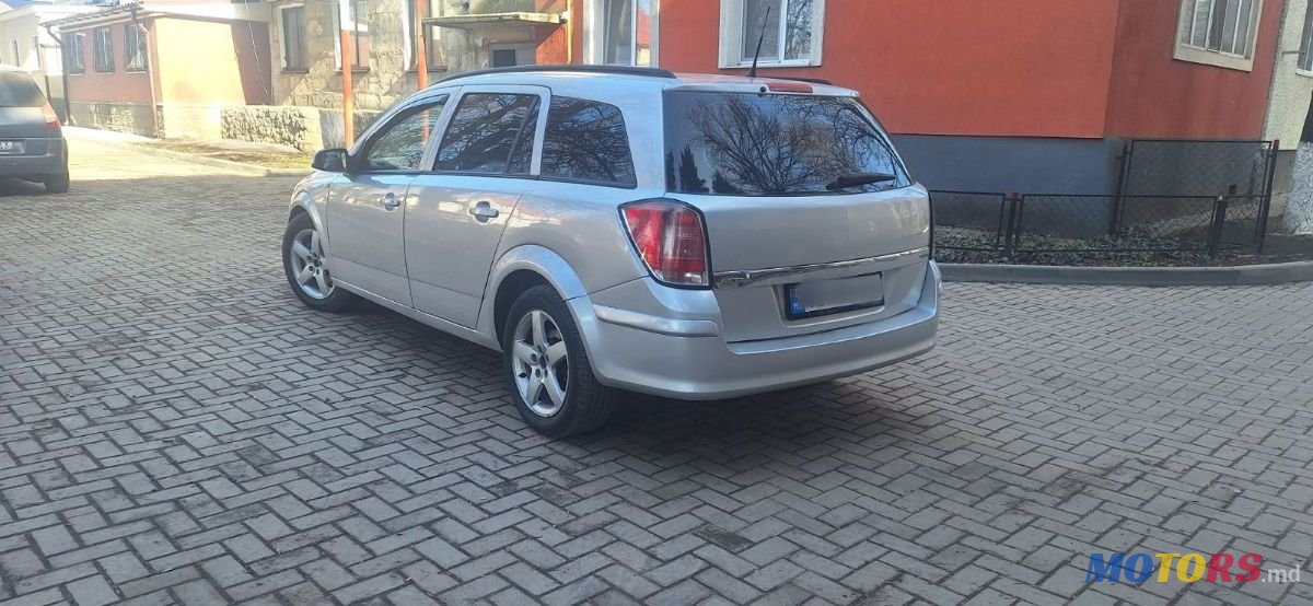 2006' Opel Astra photo #1